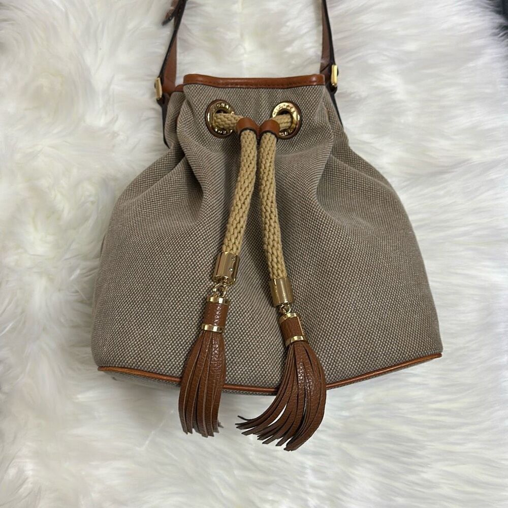 Michael Kors Gathered Marina Bucket Bag Purse Leather Trim - Picture 3 of 16